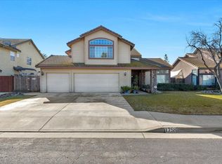 1758 Goshen Ave, Clovis, CA 93611
