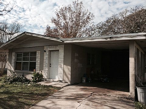 1st image of 922 Roseman Ct