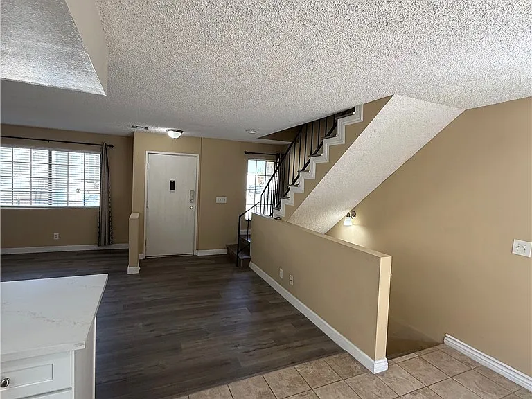 5195 Walnut St #14 — Photo 10