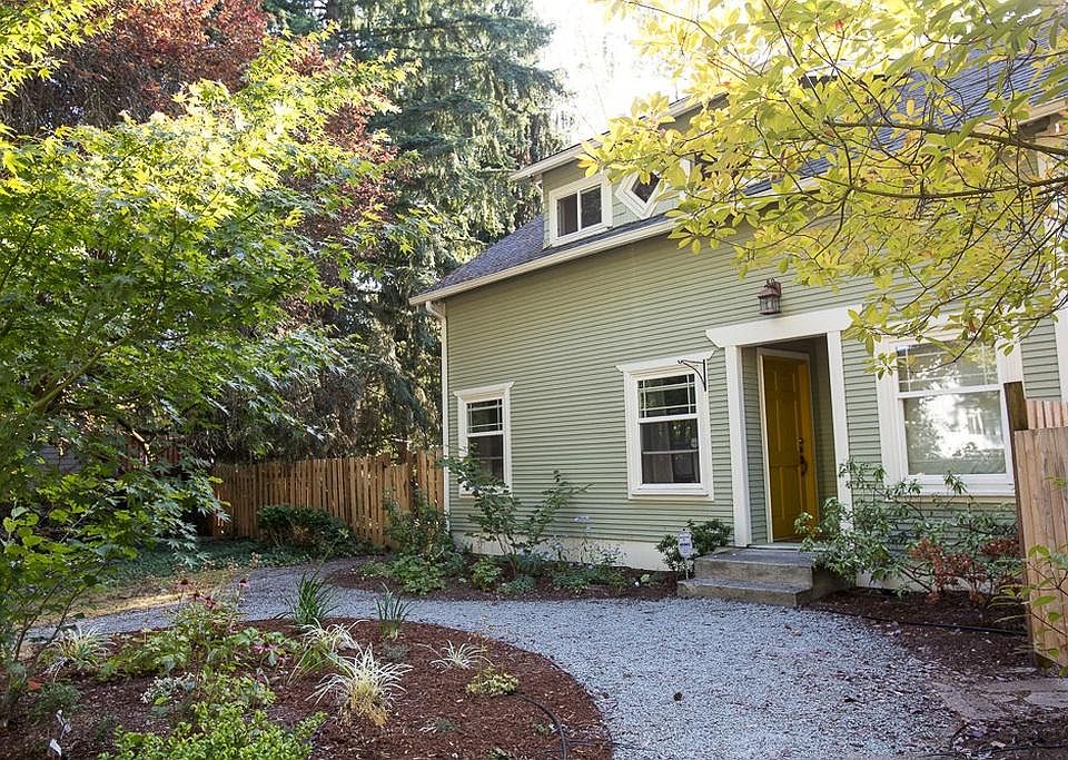 1st image of 12351 Hiram Pl NE