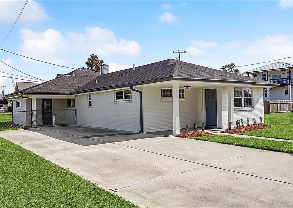 1st image of 421 Ocelot Dr