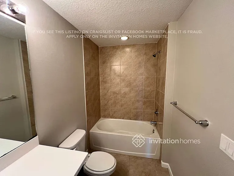 426 NW Airoso Blvd — Photo 15
