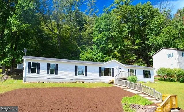 12833 Pennersville Rd photo 1