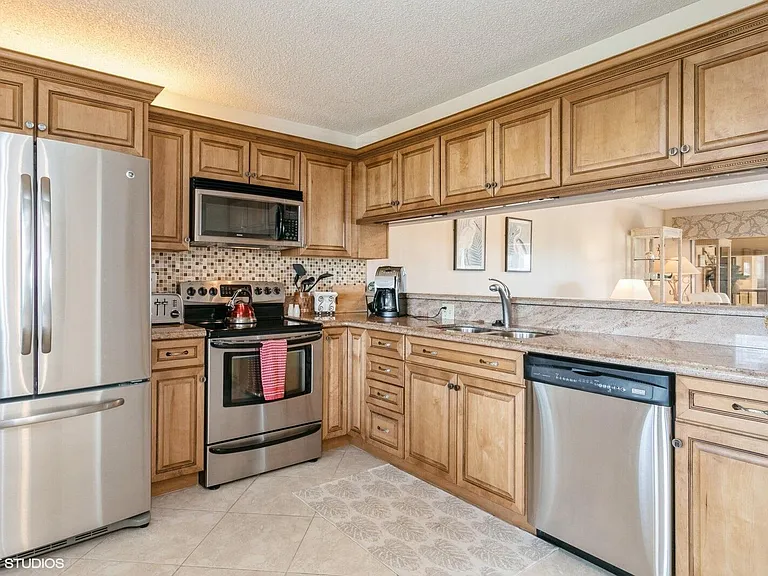 275 Palm Ave #B403 — Photo 3