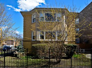 2725 W Glenlake Ave, Chicago, IL 60659