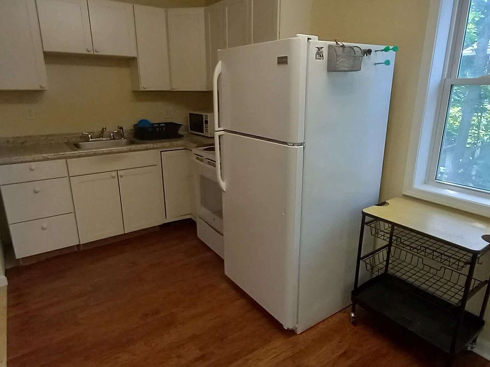 1st image of 44 N Chestnut St #2