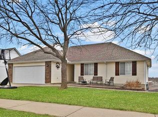 210 SW 24th St, Oak Grove, MO 64075