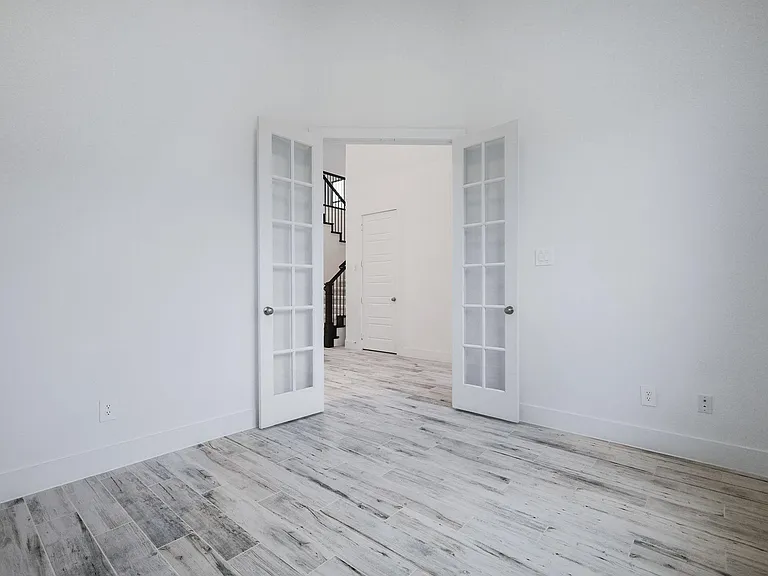 8218 Vitex Ave — Photo 6
