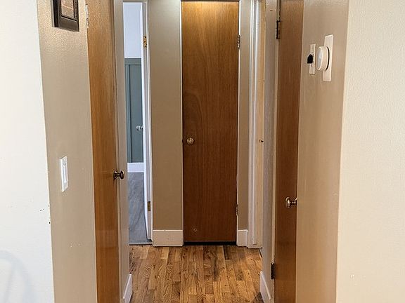 5th image of 983 E Rancho Blvd #3