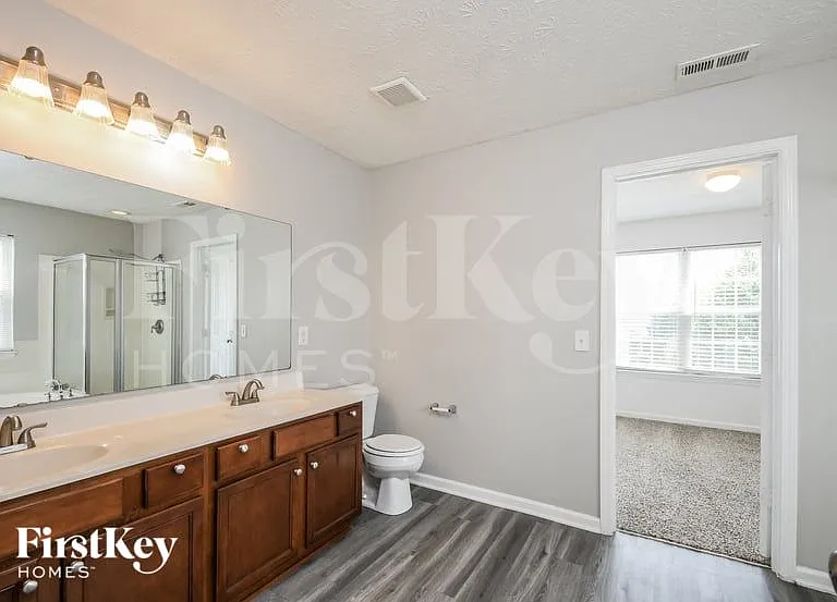6240 Eagle Lake Dr — Photo 9