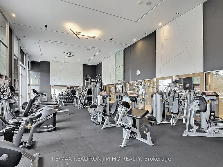 255 Village Green Sq #808 — Photo 38
