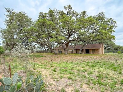 175 PRIVATE ROAD 7744, Devine, TX, 78016