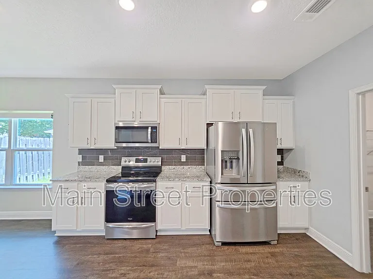8108 Silver Maple Dr — Photo 11