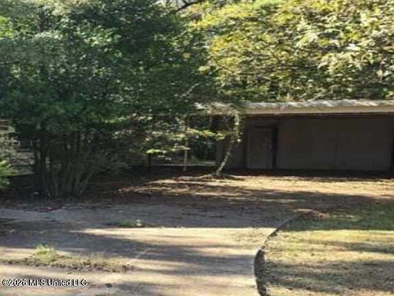2nd image of 256 W Main St