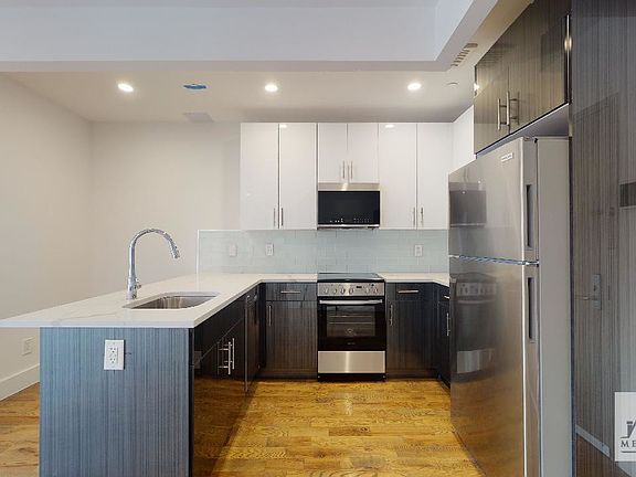3rd image of 13828 Queens Blvd APT 4L