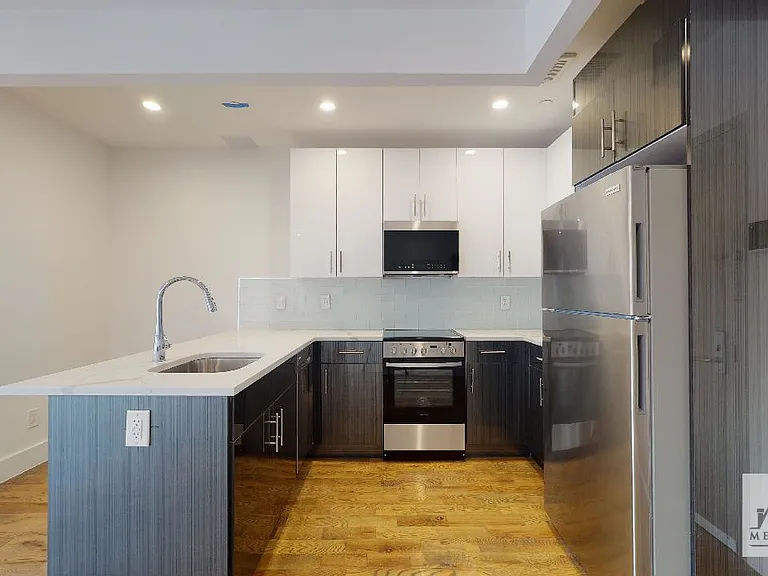 13828 Queens Blvd #4L — Photo 3
