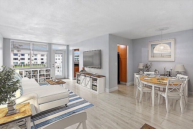 1st image of 104 Paradise Harbour Boulevard #207