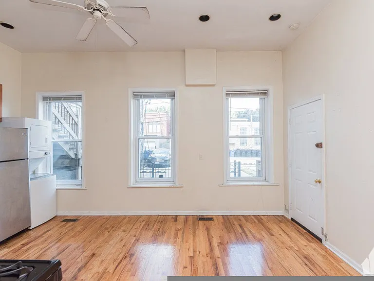 2454 N Southport Ave #1F — Photo 6