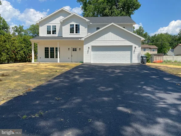 224 Lake Front Dr, Orwigsburg, PA 17961