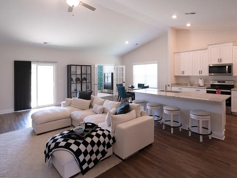 108 Blue Hydrangea Way — Photo 4