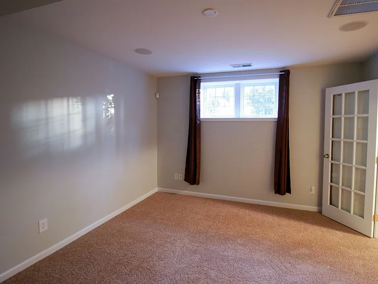 264 W Bland St — Photo 33