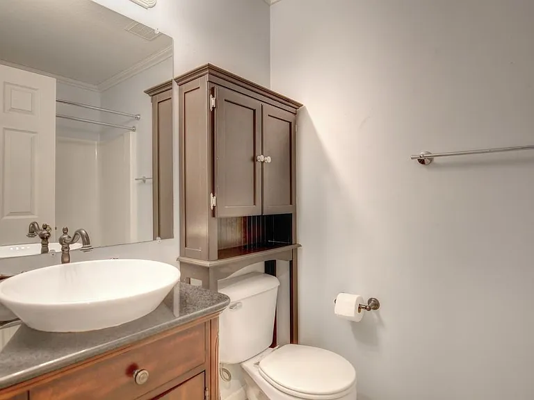 708 Phlox Dr — Photo 12