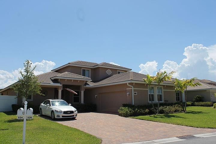 1st image of 526 NW Wildflower Ter