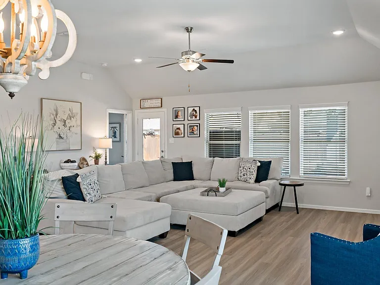 1517 Sweetwater Way — Photo 5