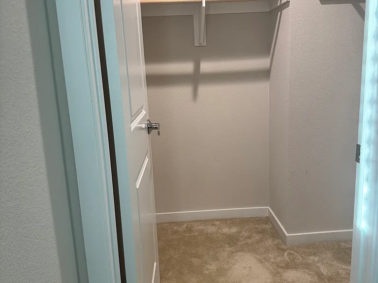 712 Highline Way — Photo 12