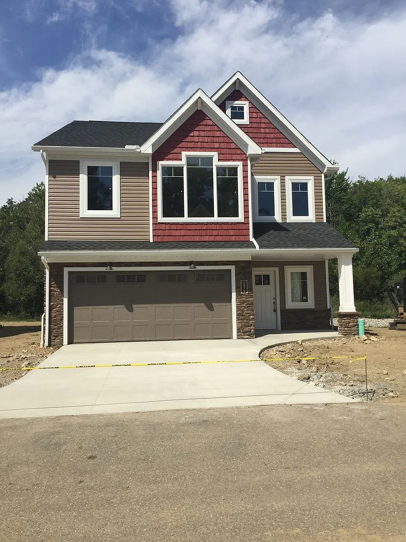 Beautiful 3 bedroom 2 1/2 bath home — Photo 1