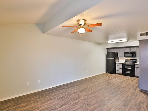 4th image of 6220 E Greenway St APT 102