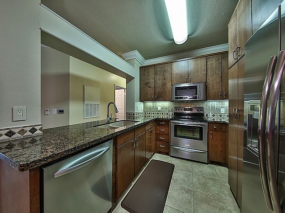 3rd image of 3231 Allen Pkwy APT 5107