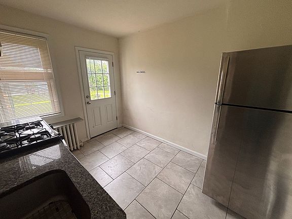 3rd image of 213-215 W 6th Ave Unit 1W