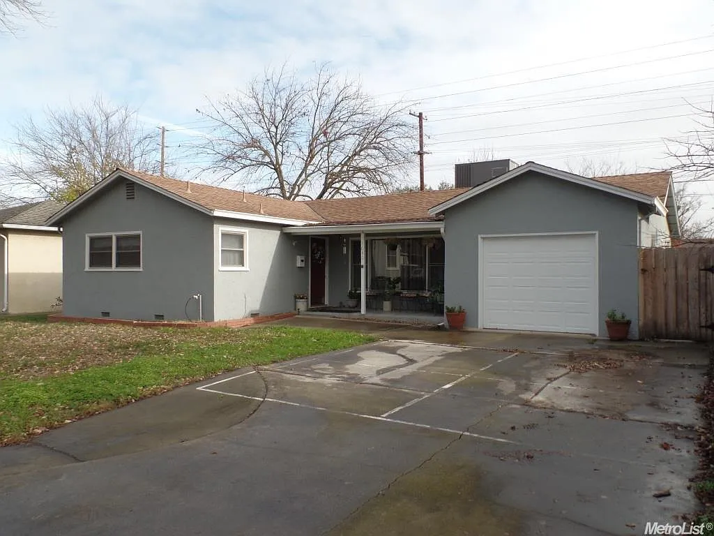 1640 Carlton Ave photo 1