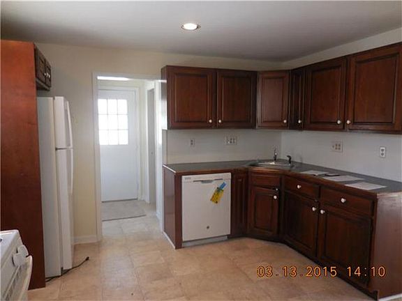 3rd image of 51 Lawnwood Ave
