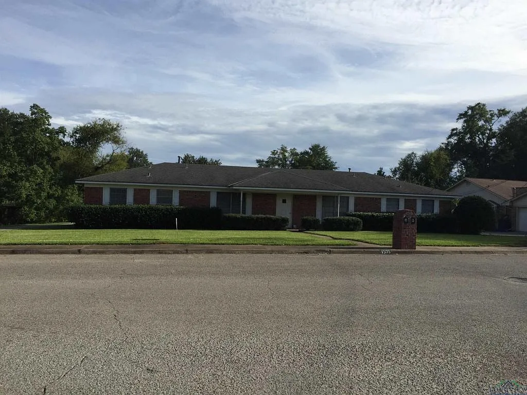 1505 Slaydon St — Photo 1