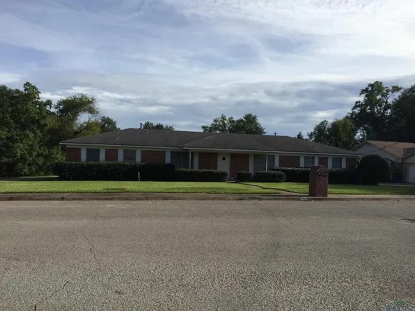 1505 Slaydon St, Henderson, TX 75654