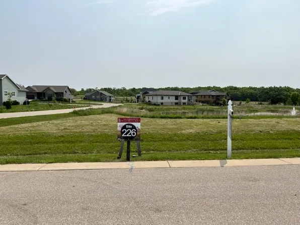 4958 Prairie Kettle Ct, Waunakee, WI 53597