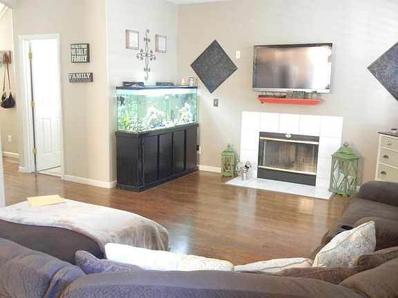 4th image of 268 Pearl Way
