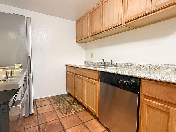 4th image of 4604 E Riverside St