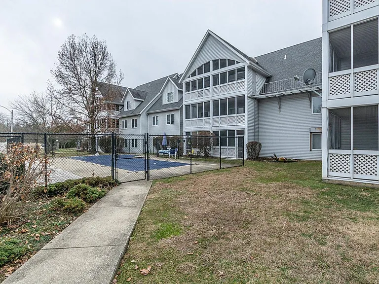 1346 S College Mall Rd — Photo 17