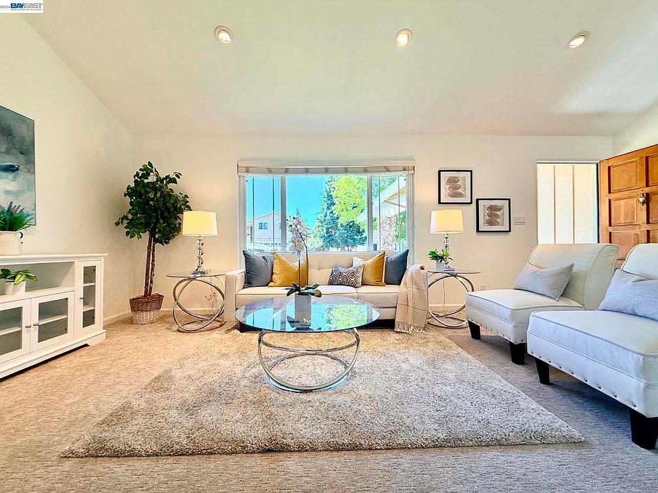 1st image of 3247 Ensenada Dr
