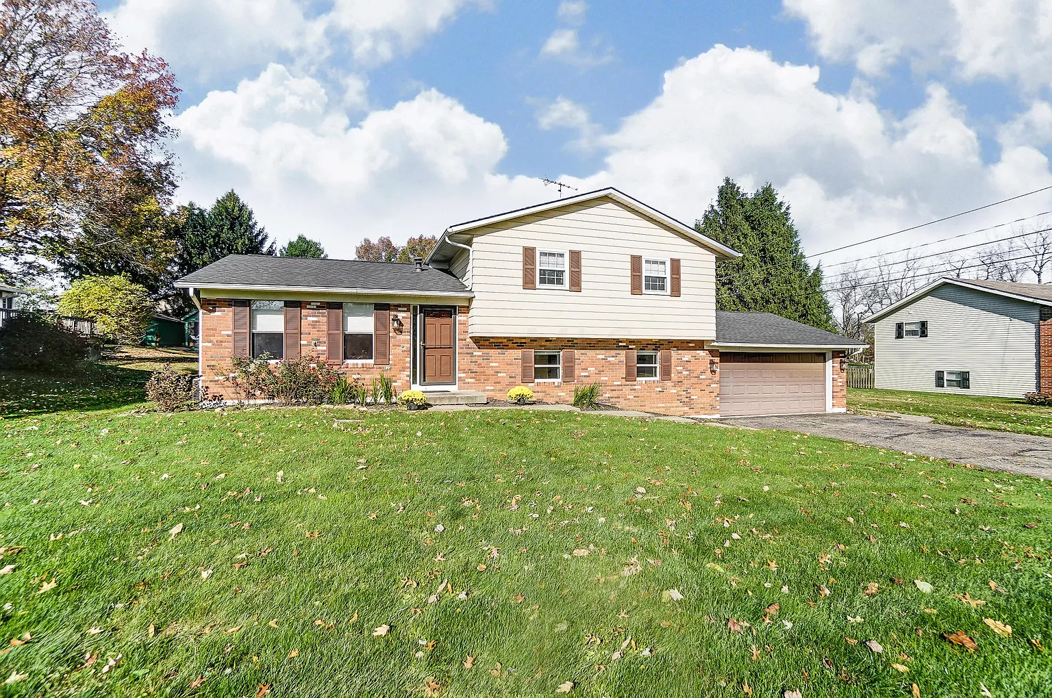 65 Amberly Dr photo 1