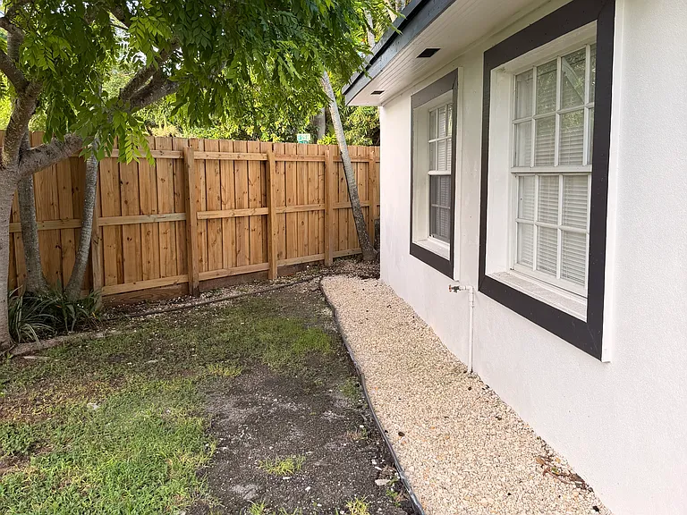 22800 Old Dixie Hwy — Photo 20