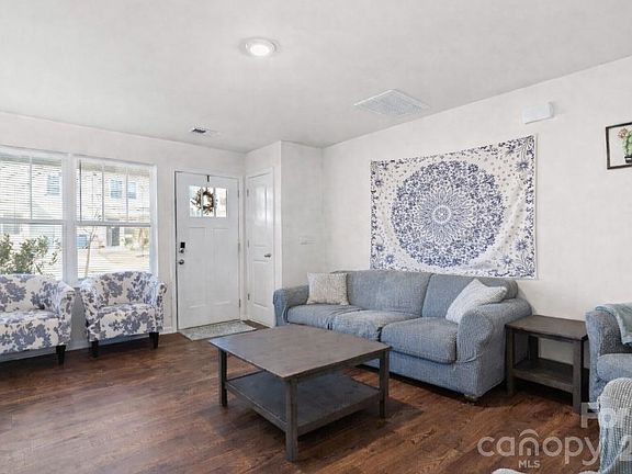 3rd image of 42 Benedict Ln