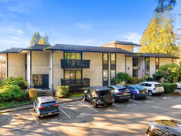 19409 56th Avenue W #201, Lynnwood, WA 98036