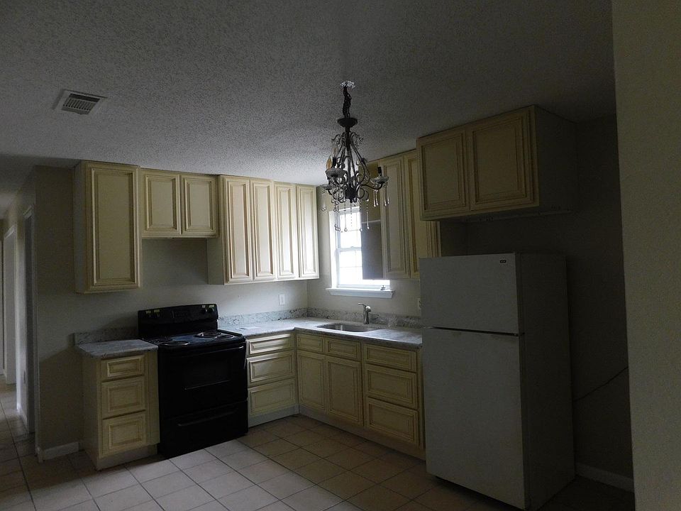 1st image of 2102 Pauger St