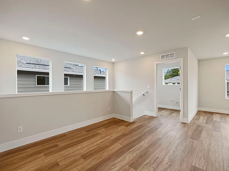 5388 Century Pl NE — Photo 18