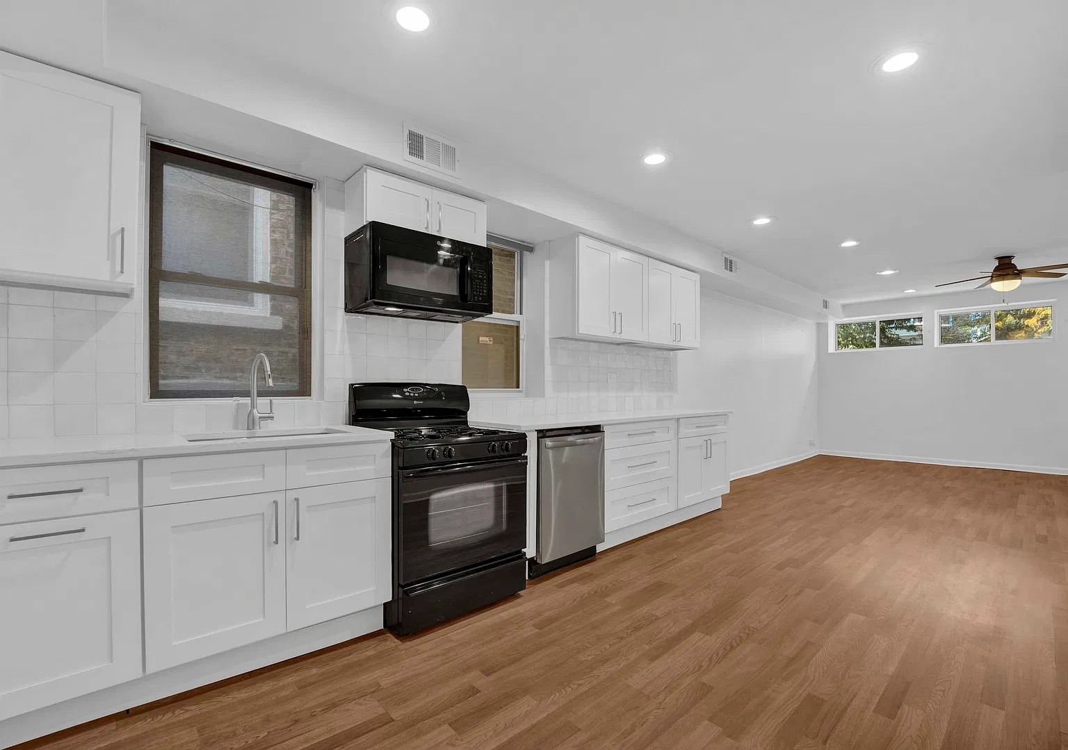 2 bed, 1000 sqft, $2,200 — Photo 4