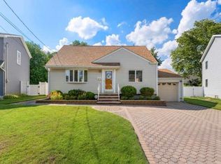 25-15 Waverly Ave, Fair Lawn, NJ 07410